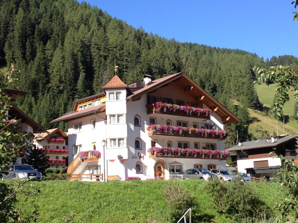 Garni Schenk Hotell Selva di Val Gardena Exteriör bild